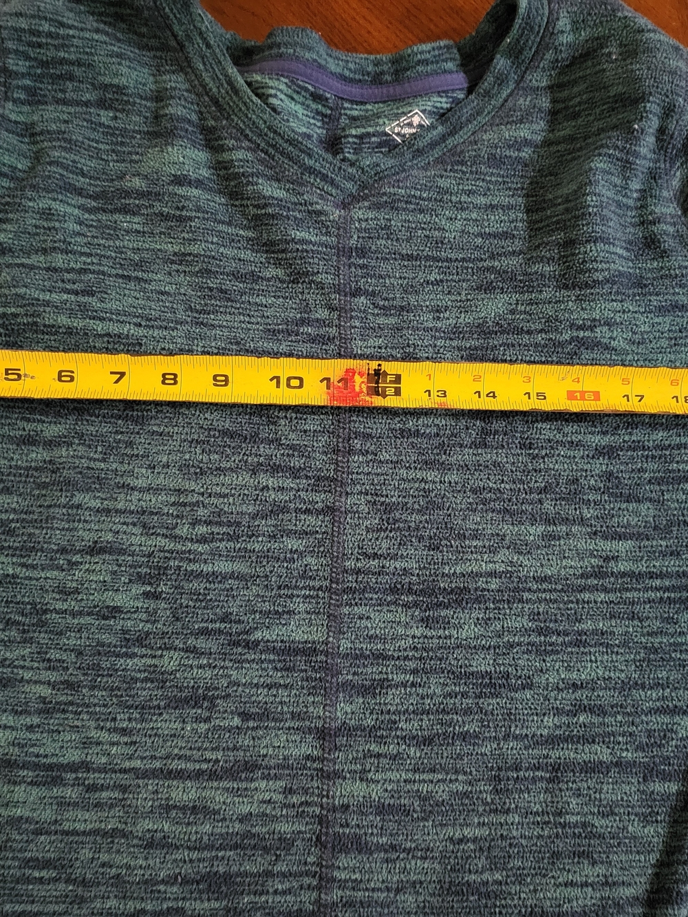 St John’s Bay Petite PL Green Heathered V-Neck Sweater - Picture 3 of 7